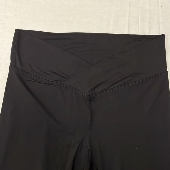 NWOT Rae Mode Black Cross Front Butter Feel Leggings - Picture 2 of 3